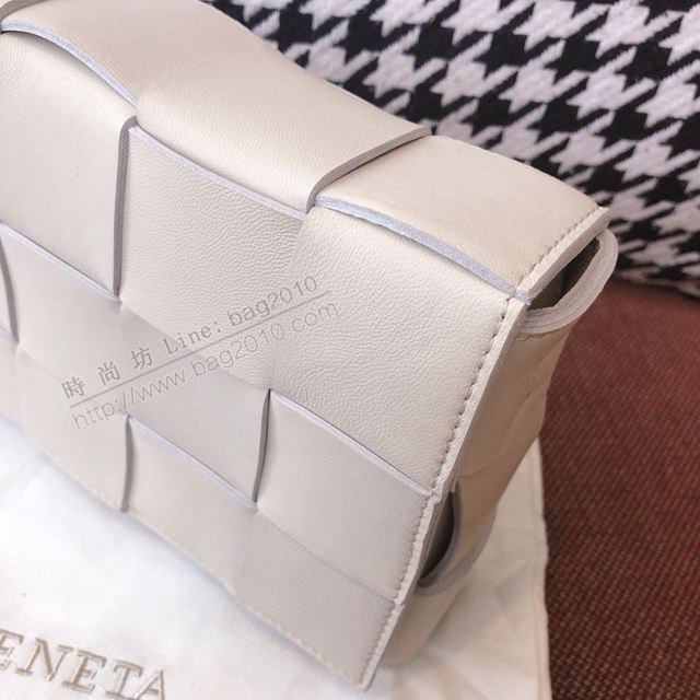 Bottega Veneta女包 寶緹嘉19新款 編織郵差女包 BV肩背包 白色  gxz1056